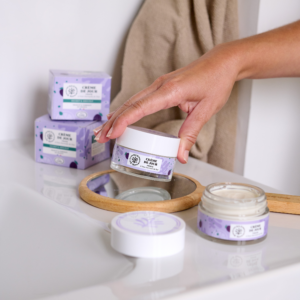 Soins hydratants incontournables pour protéger sa peau des agressions hivernales