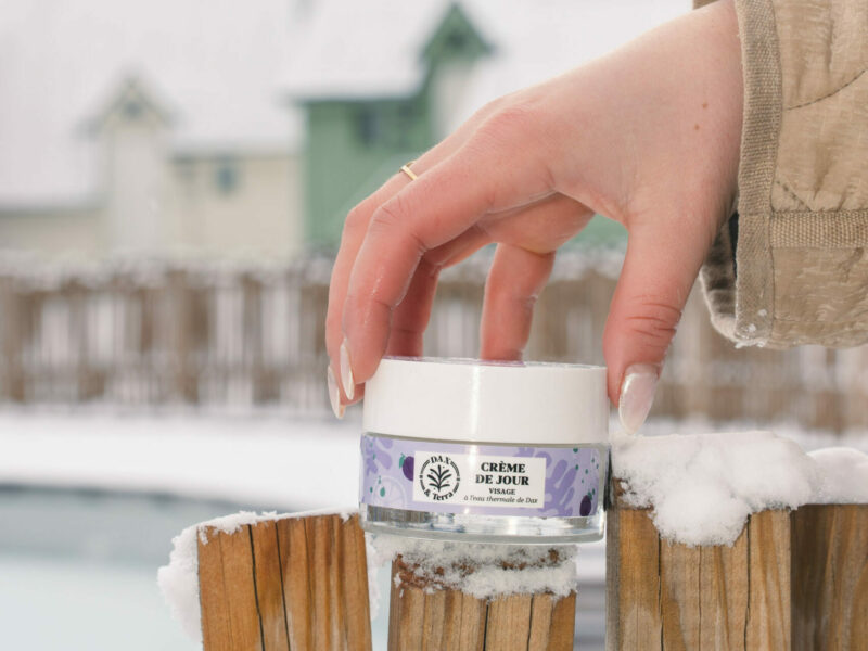 Barrière cutanée des peaux sensibles : comment protéger sa peau de l’hiver ?